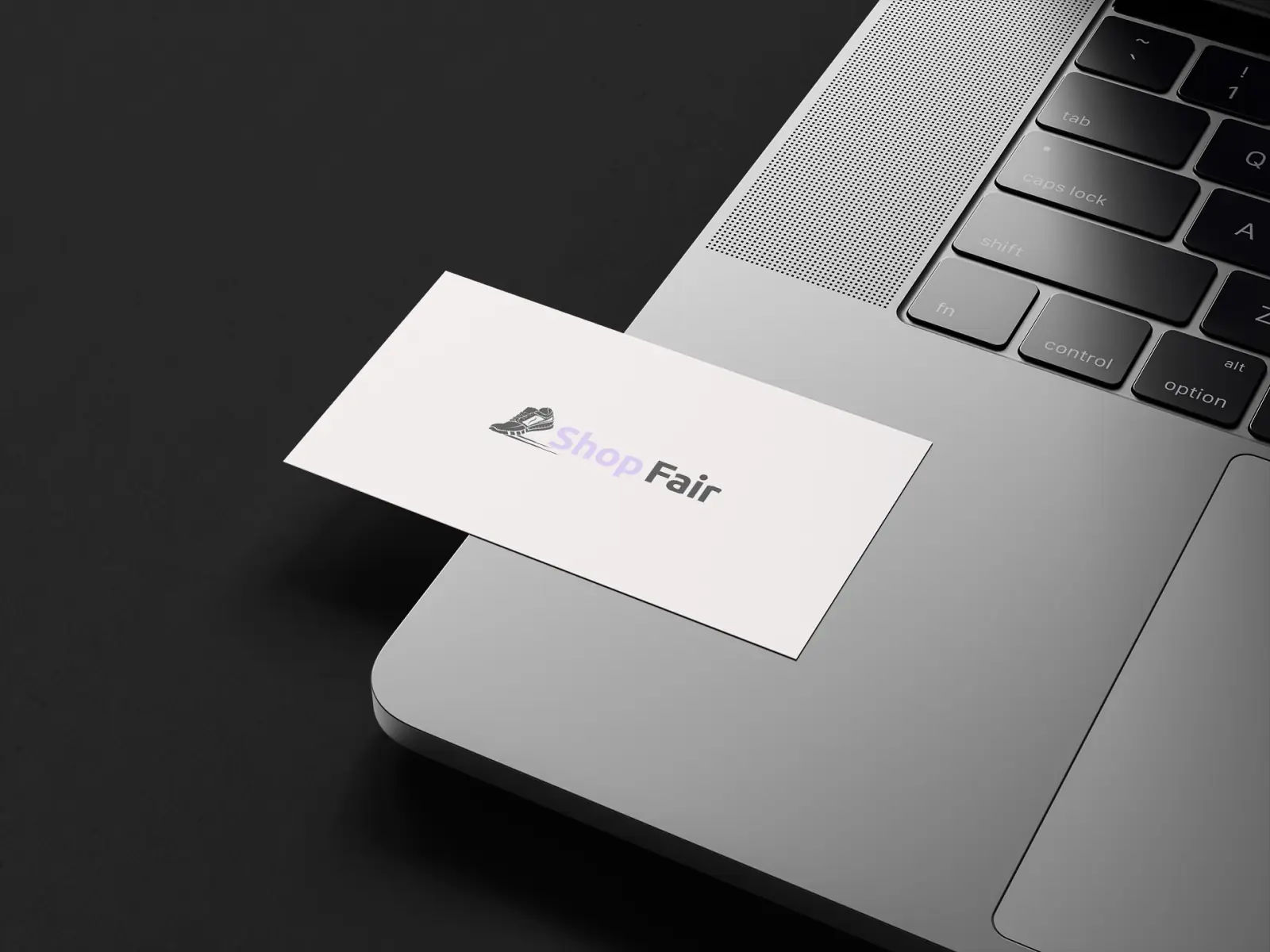 ShopFair Visitenkarte auf einem Laptop — persönlicher, professioneller Service